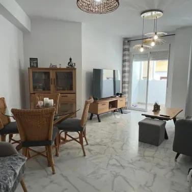 Sale of middle floor apartment in Estepona