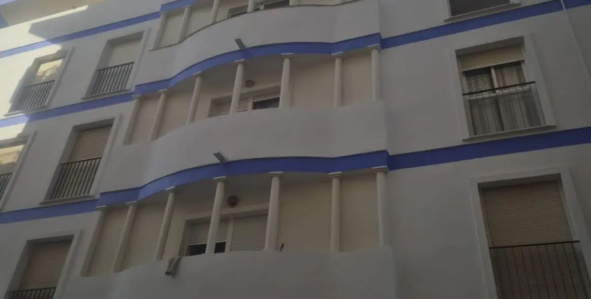 Sale of middle floor apartment in Estepona 7