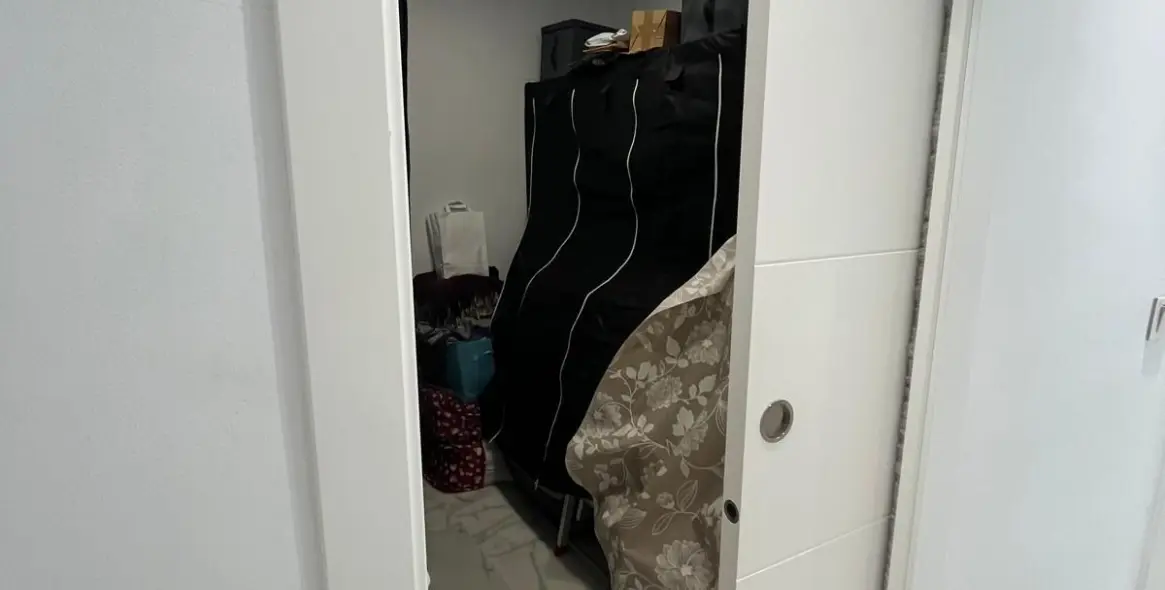 Sale of middle floor apartment in Estepona 25