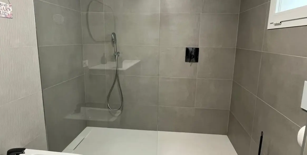 Sale of middle floor apartment in Estepona 27