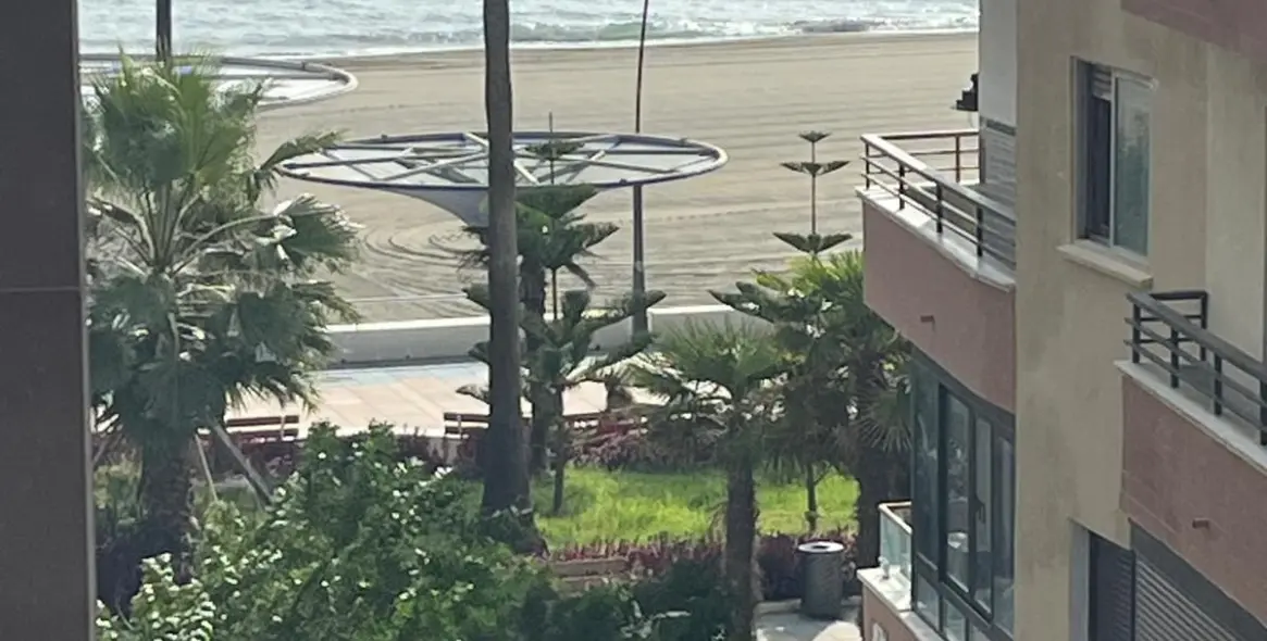 Sale of middle floor apartment in Estepona 28
