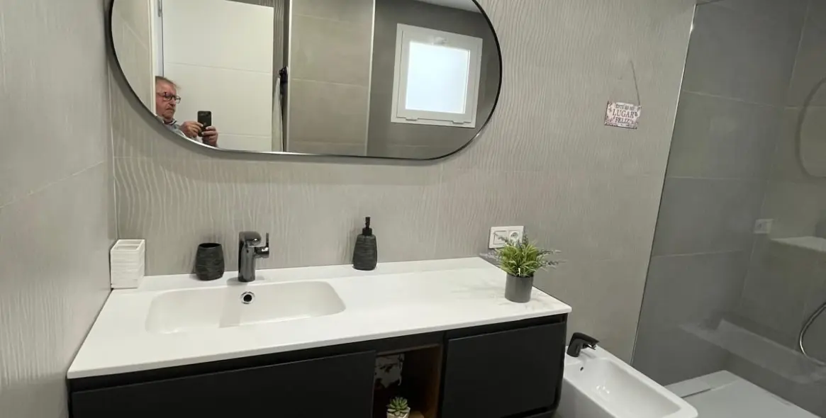 Sale of middle floor apartment in Estepona 29