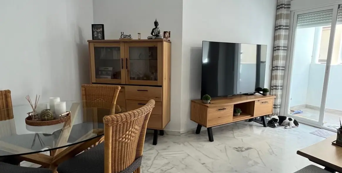 Sale of middle floor apartment in Estepona 35
