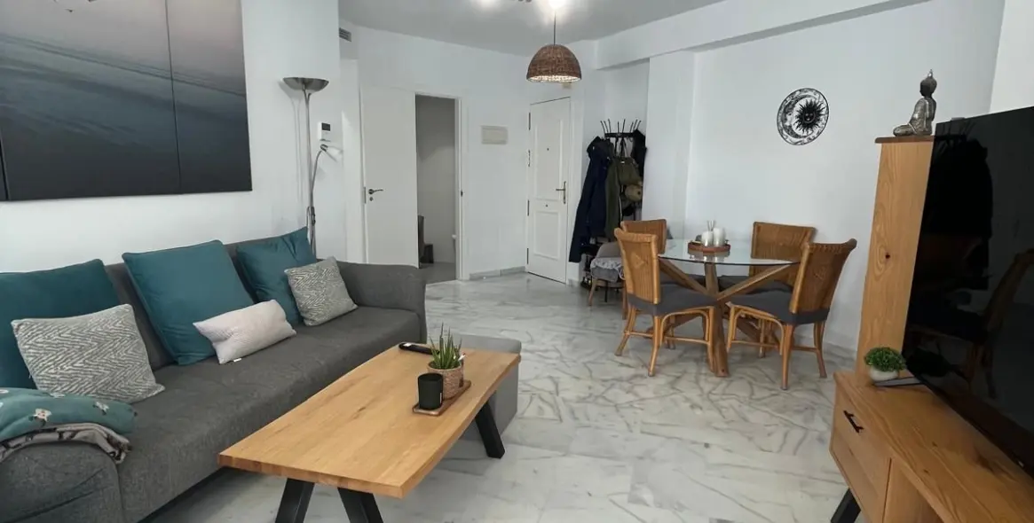 Sale of middle floor apartment in Estepona 36