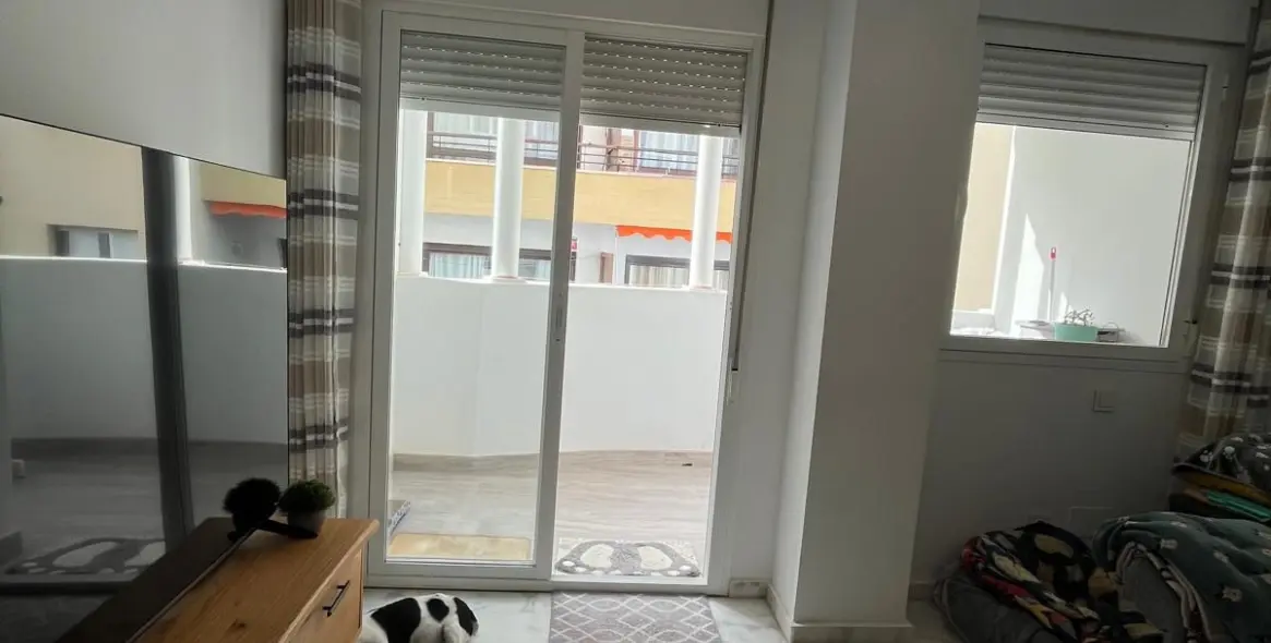 Sale of middle floor apartment in Estepona 37