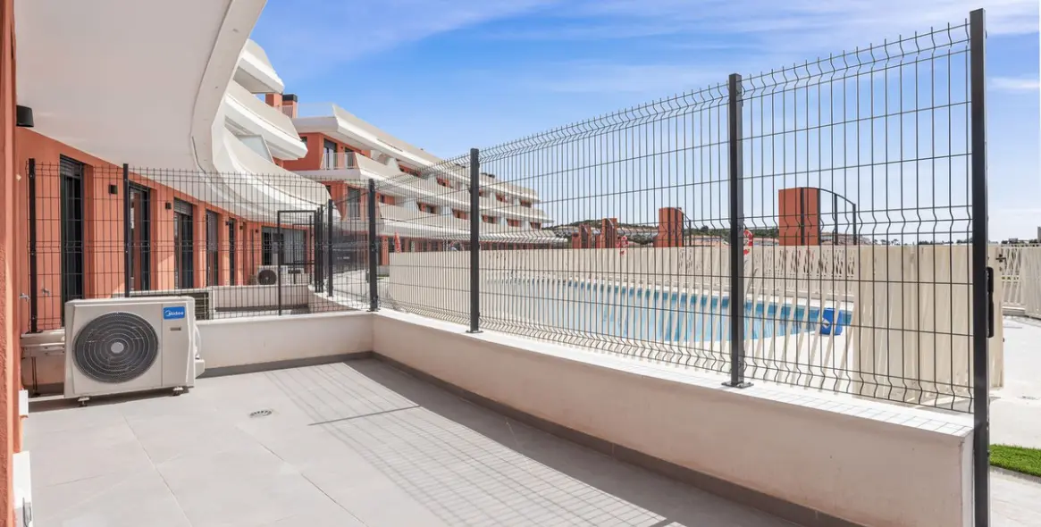 Venta de apartamento en planta media en La Cala de Mijas 6