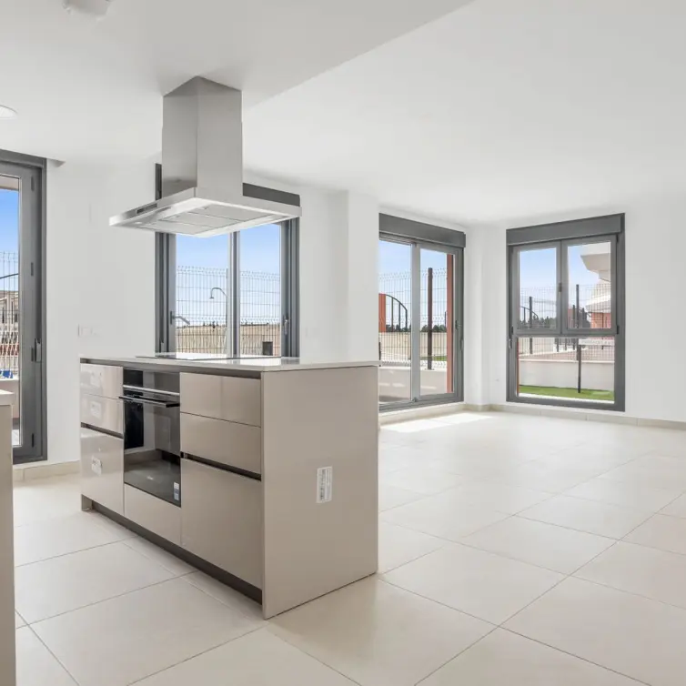 Sale of middle floor apartment in La Cala de Mijas