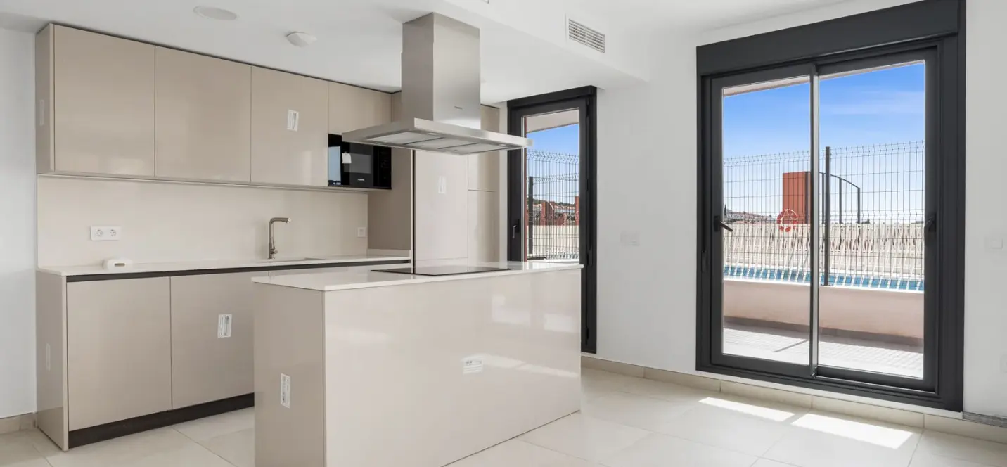 Sale of middle floor apartment in La Cala de Mijas 2