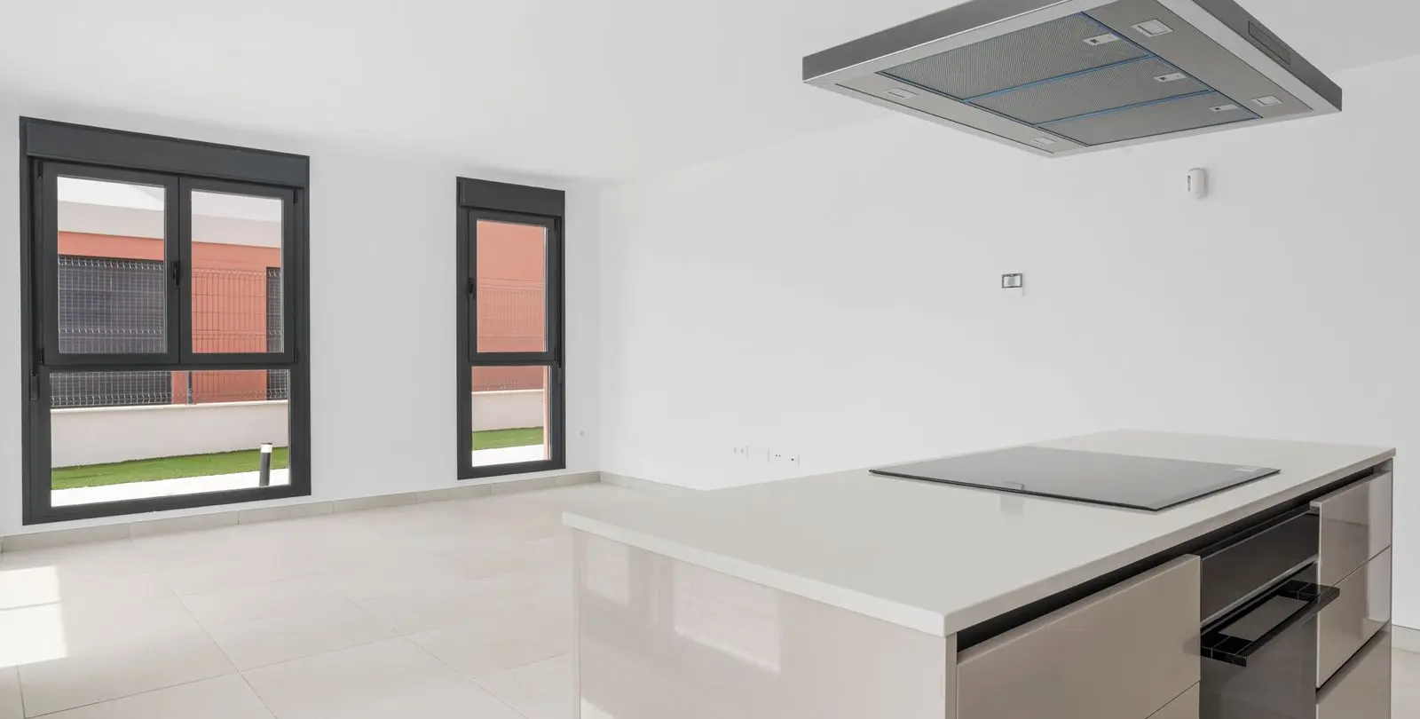 Sale of middle floor apartment in La Cala de Mijas 4