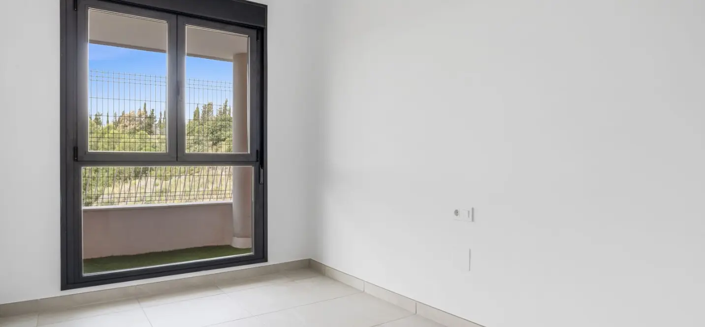 Sale of middle floor apartment in La Cala de Mijas 4
