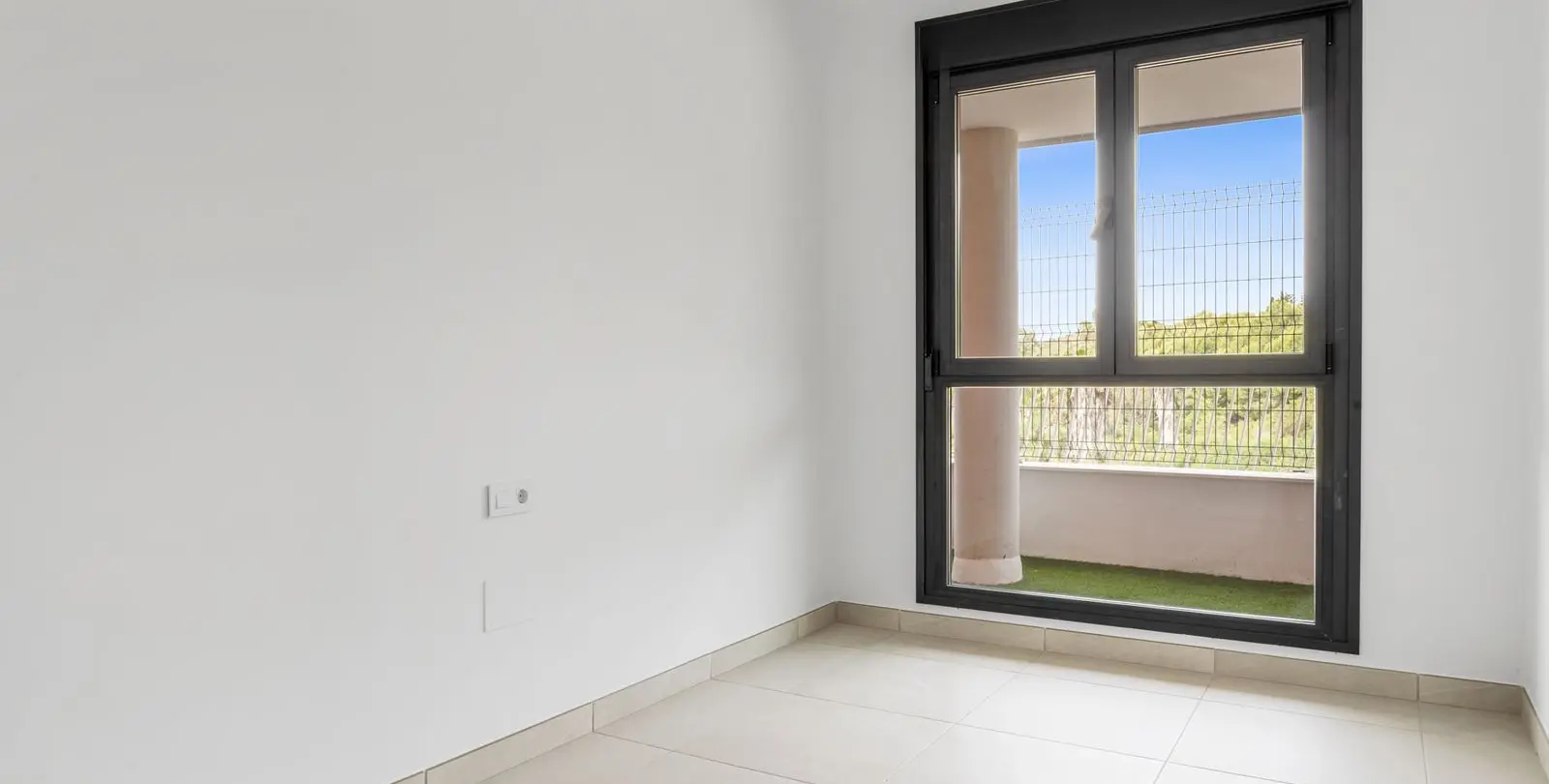 Sale of middle floor apartment in La Cala de Mijas 6