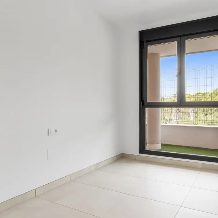 Sale of middle floor apartment in La Cala de Mijas