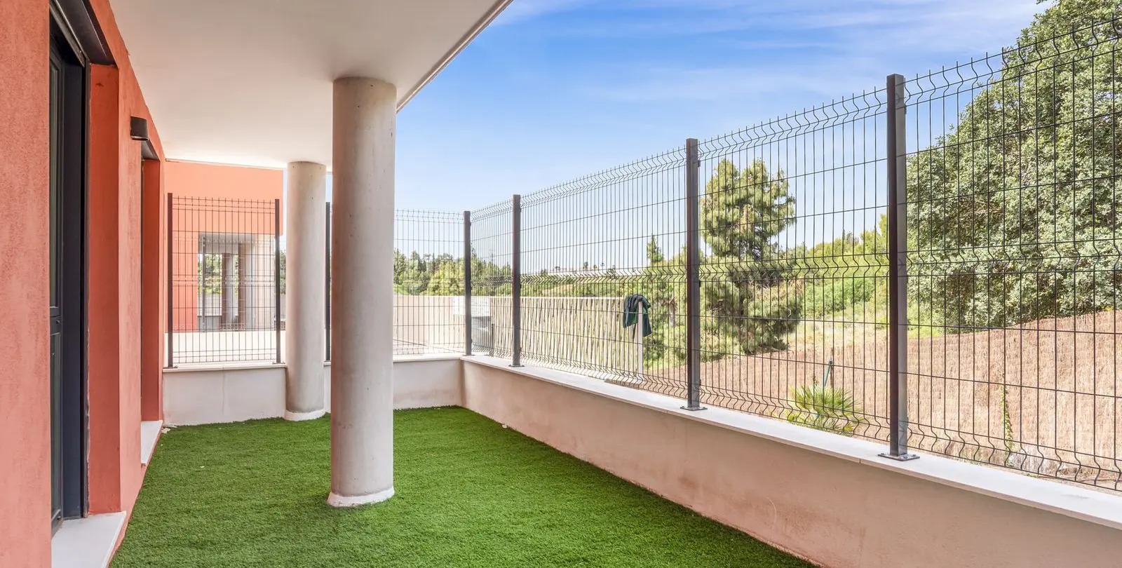 Sale of middle floor apartment in La Cala de Mijas 16