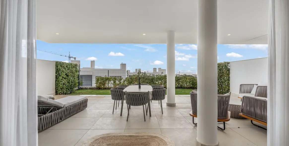Venta de apartamento en planta baja en Higueron 13