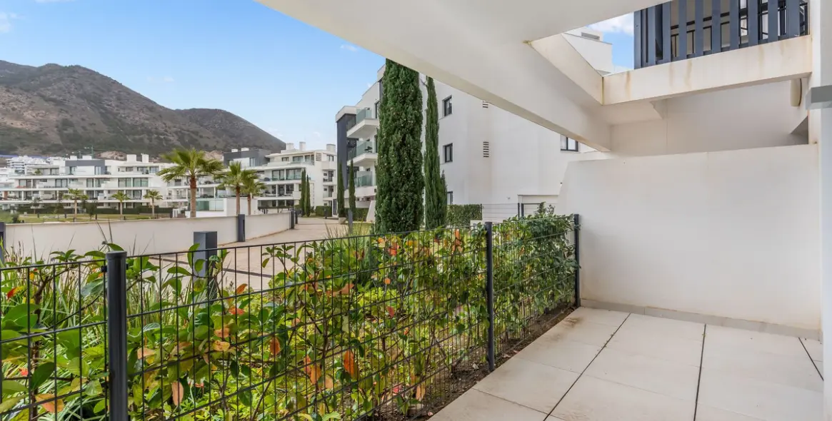 Venta de apartamento en planta baja en Higueron 22