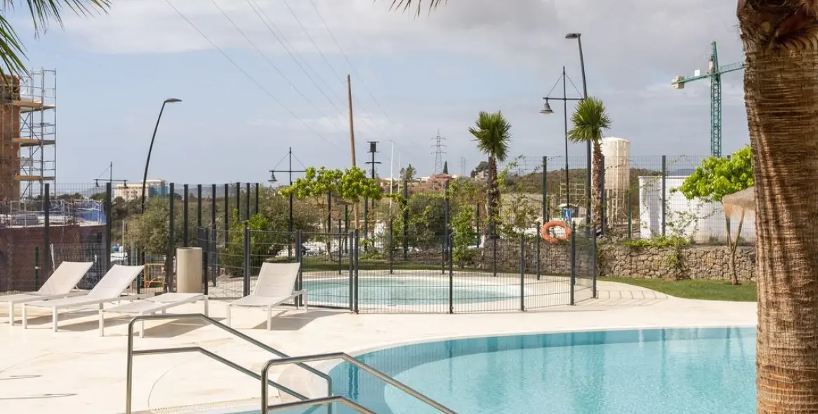 Venta de apartamento en planta baja en Higueron 23