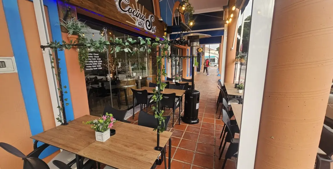 Sale of restaurant in Calahonda 1