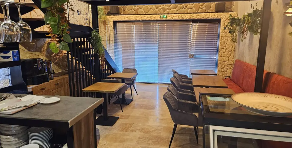 Sale of restaurant in Calahonda 12