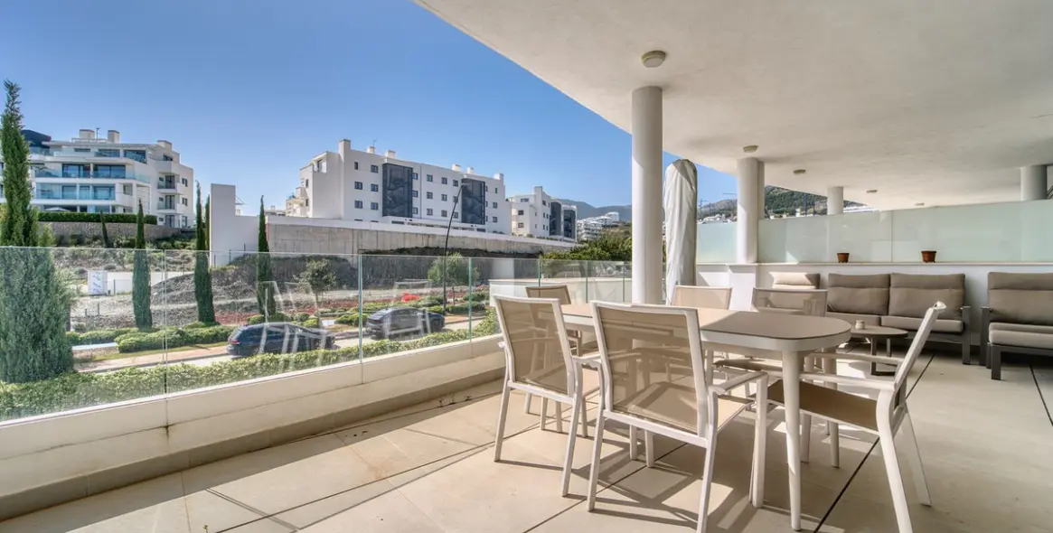 Sale of ground floor apartment in Higueron 1