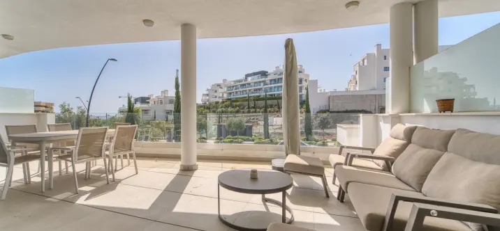 Sale of ground floor apartment in Higueron 4