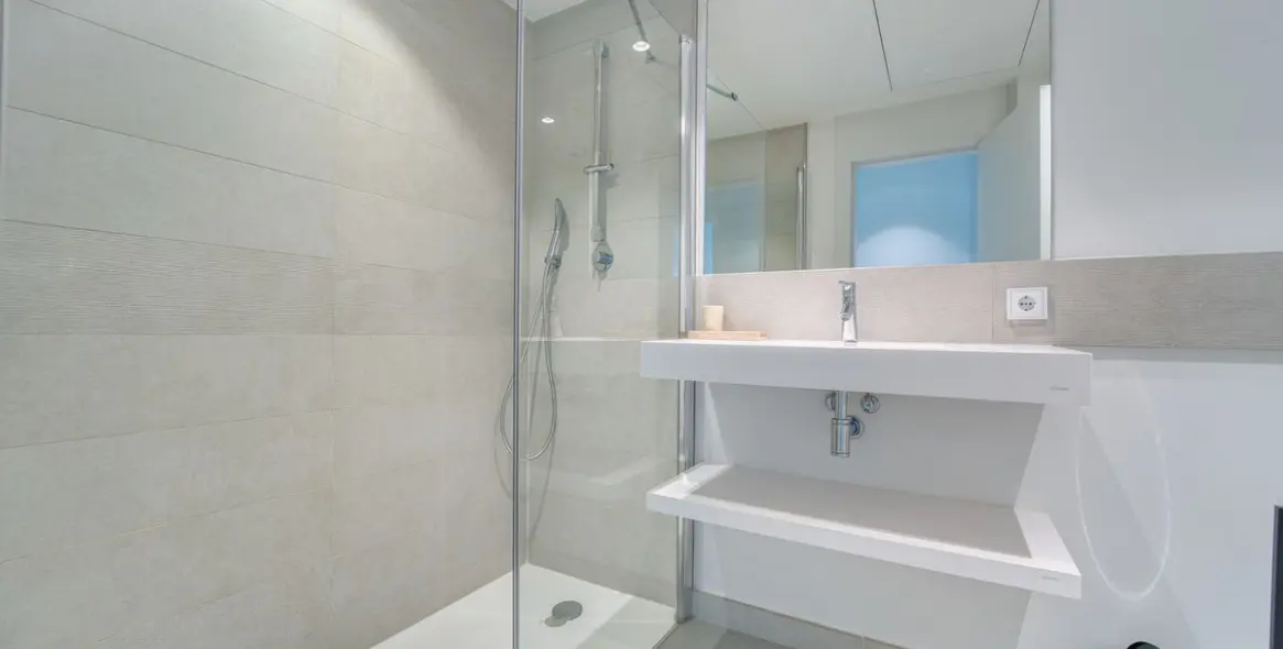 Sale of ground floor apartment in Higueron 10