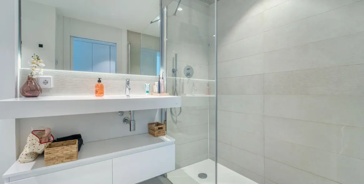 Sale of ground floor apartment in Higueron 16