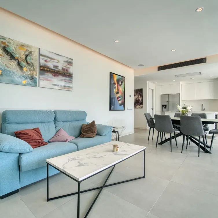 Sale of middle floor apartment in Higueron