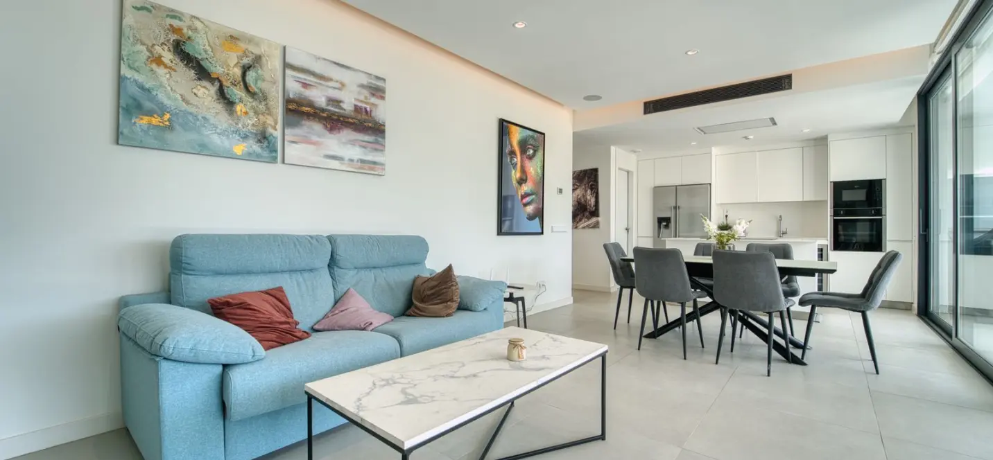 Sale of middle floor apartment in Higueron 1