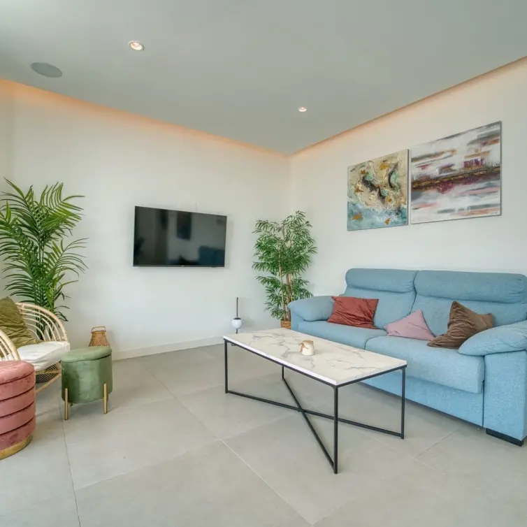 Sale of middle floor apartment in Higueron