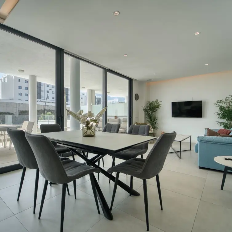 Sale of middle floor apartment in Higueron