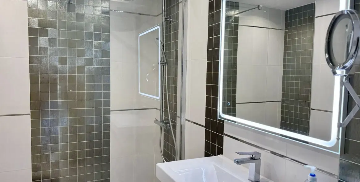 Sale of middle floor apartment in Elviria 19