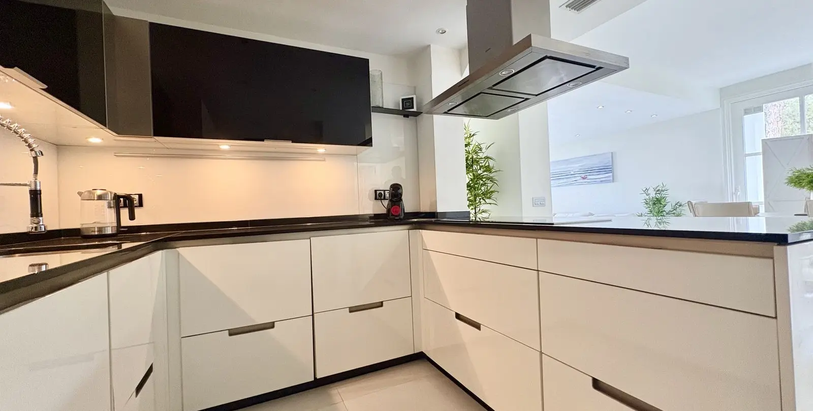 Продажа апартаментов на среднем этаже в Elviria 4