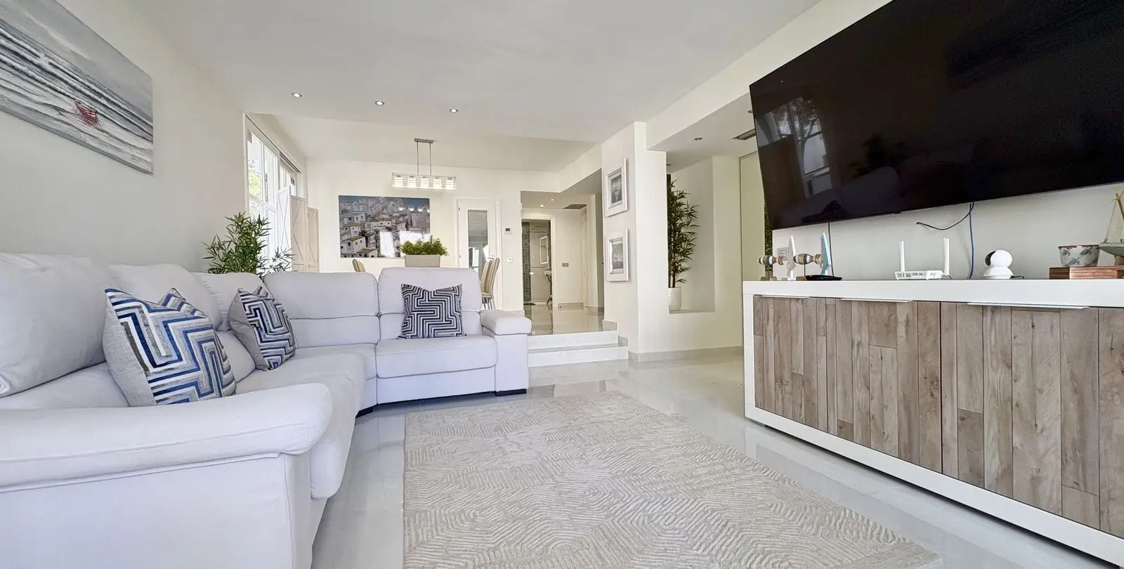 Продажа апартаментов на среднем этаже в Elviria 8