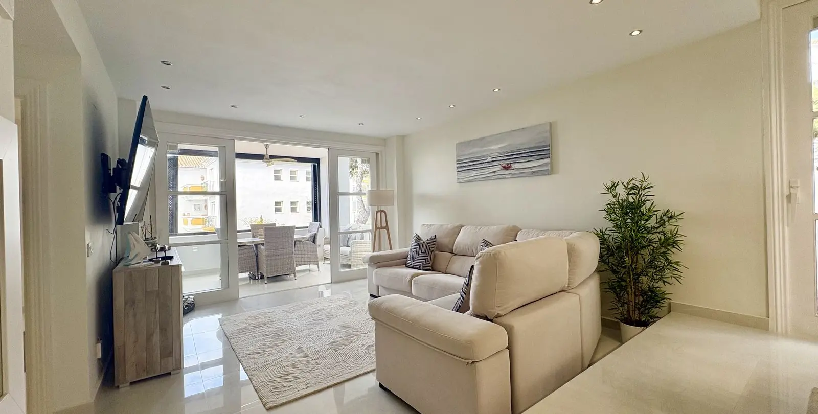 Продажа апартаментов на среднем этаже в Elviria 13