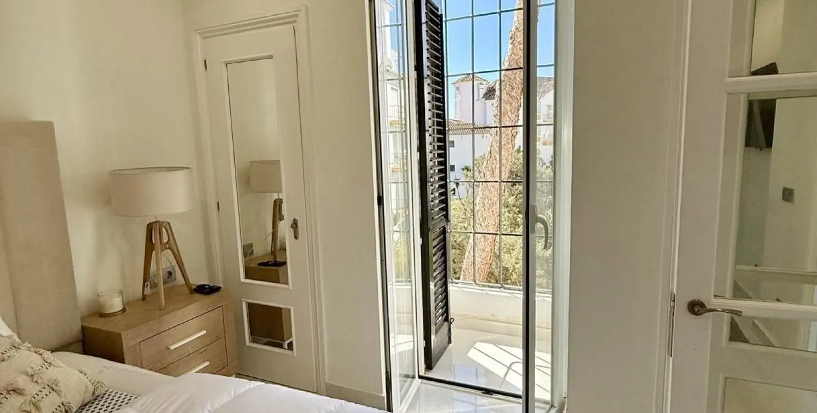 Продажа апартаментов на среднем этаже в Elviria 18