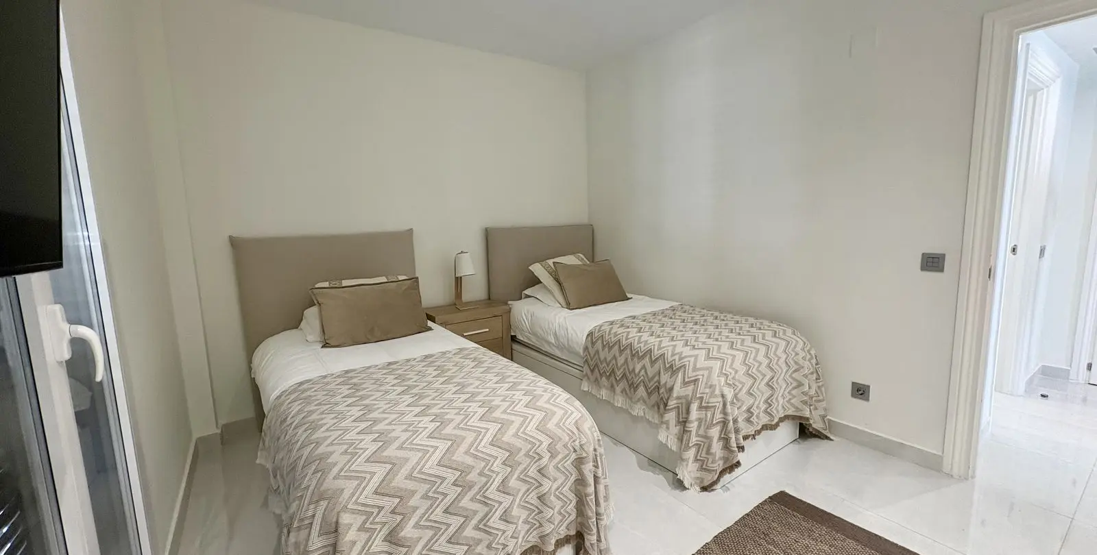 Продажа апартаментов на среднем этаже в Elviria 22