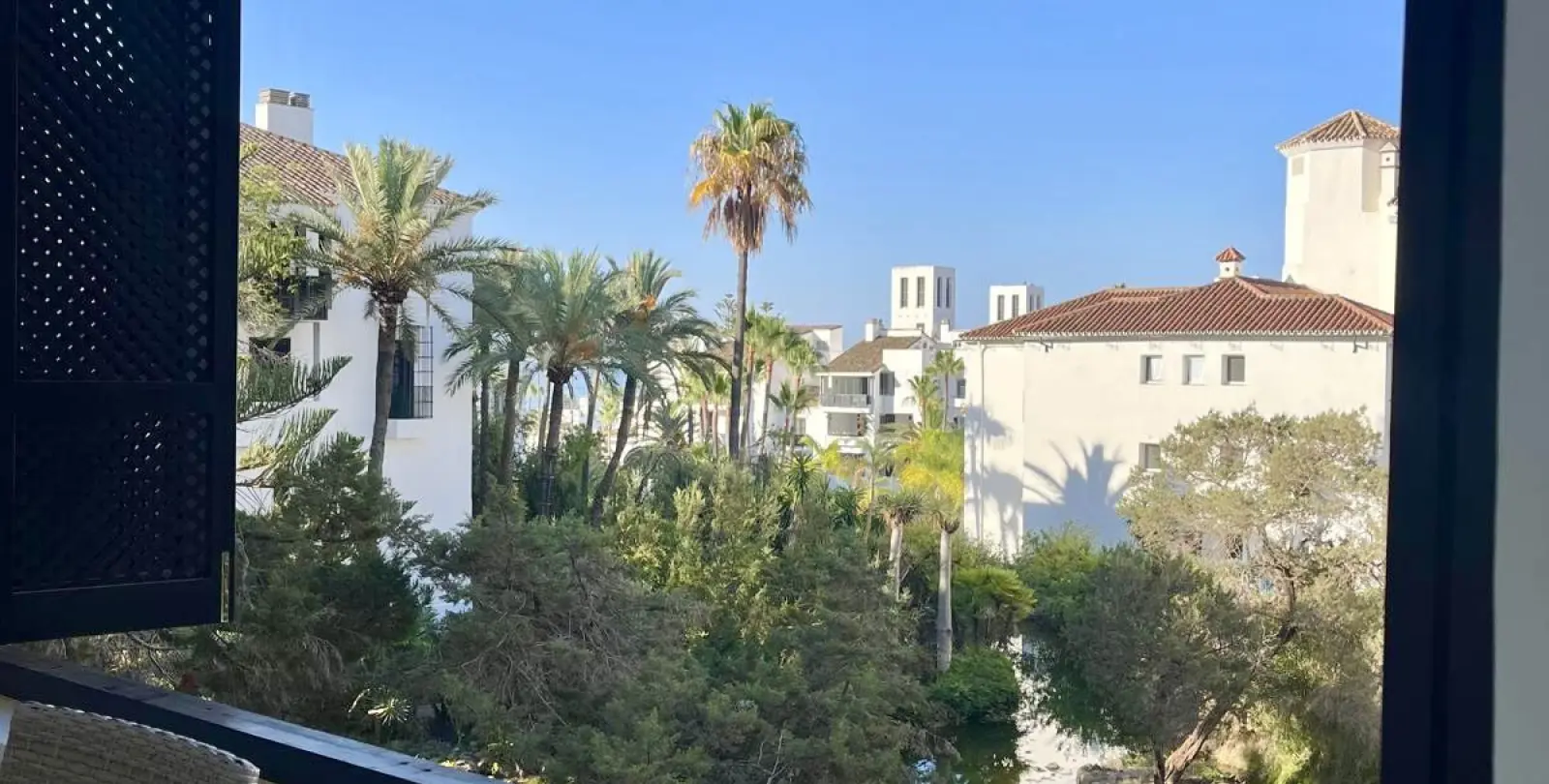 Продажа апартаментов на среднем этаже в Elviria 14