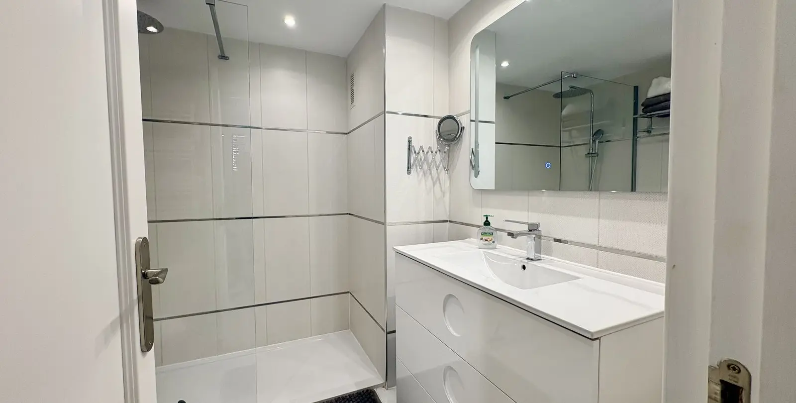 Продажа апартаментов на среднем этаже в Elviria 27