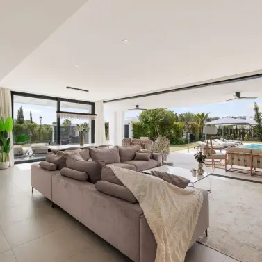 Venta de villa independiente en La Cala Golf