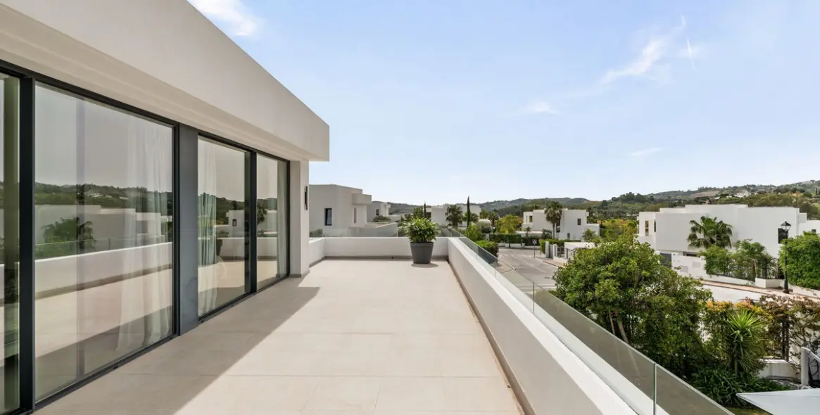 Sale of detached villa in La Cala Golf 35