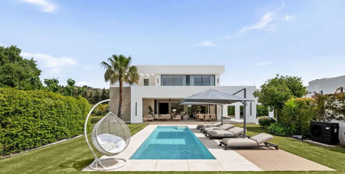 Sale of detached villa in La Cala Golf 40