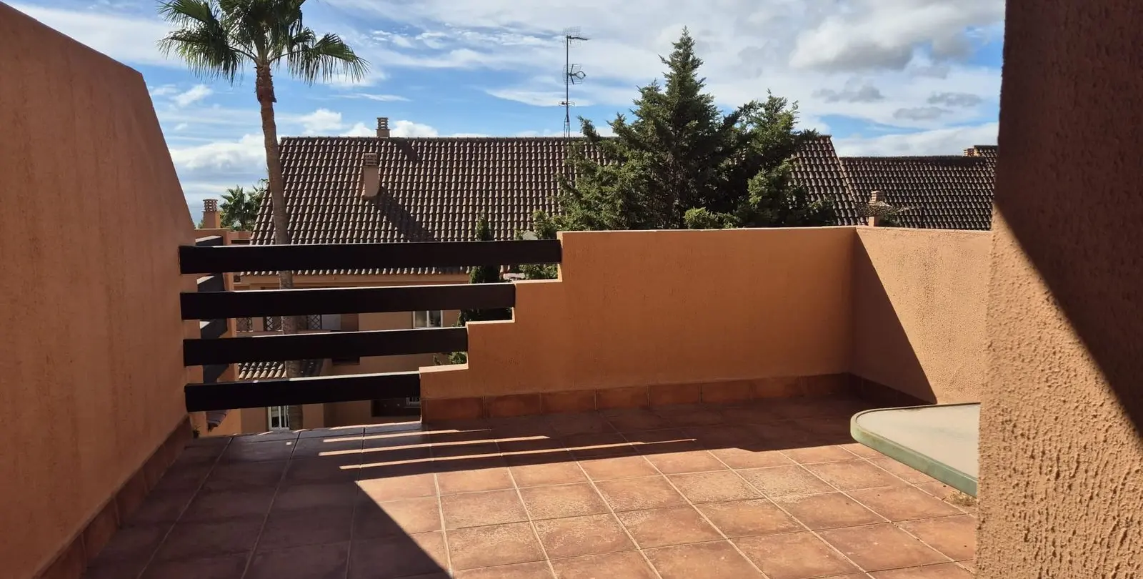 Продажа двухуровневого пентхауса в Casares Playa 2