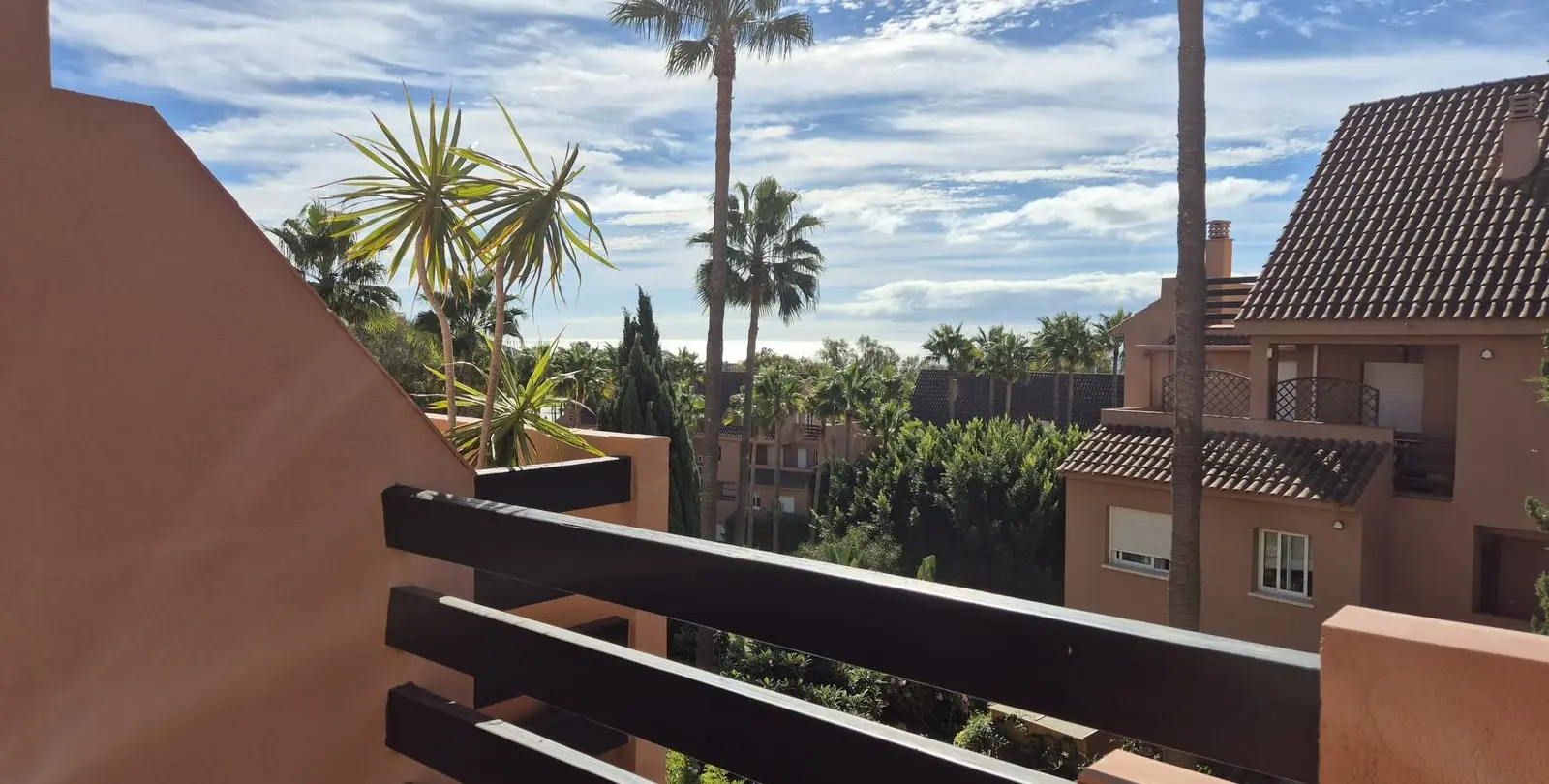 Продажа двухуровневого пентхауса в Casares Playa 19