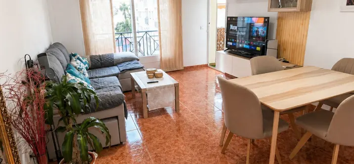Venta de apartamento en planta media en Estepona 0
