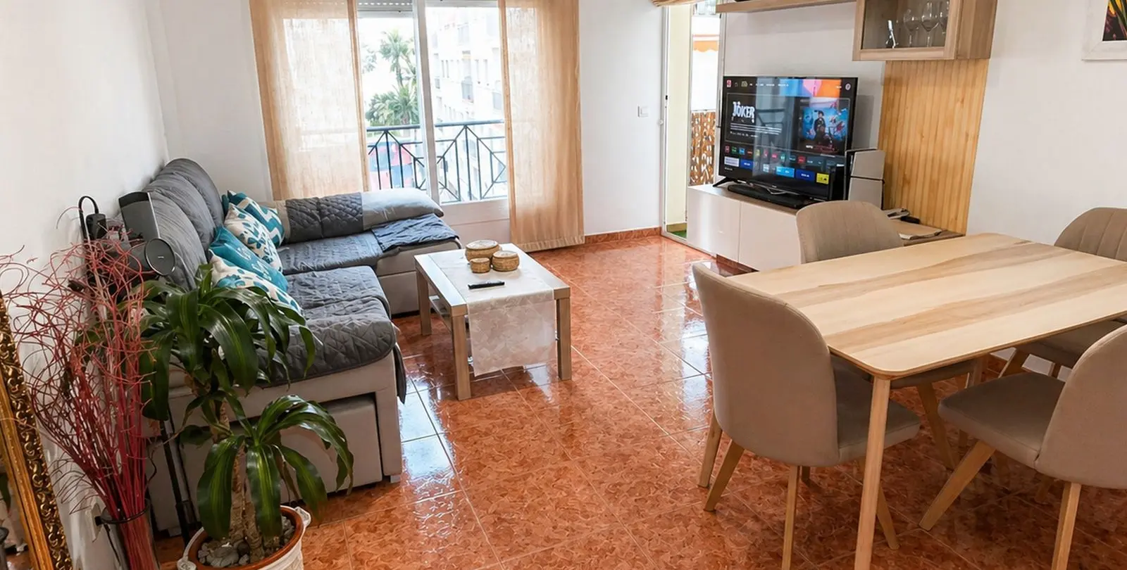 Продажа апартаментов на среднем этаже в Estepona 1