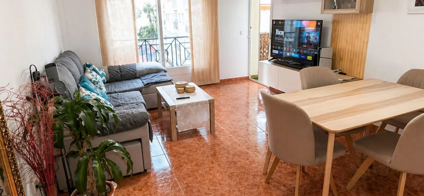 Sale of middle floor apartment in Estepona 0