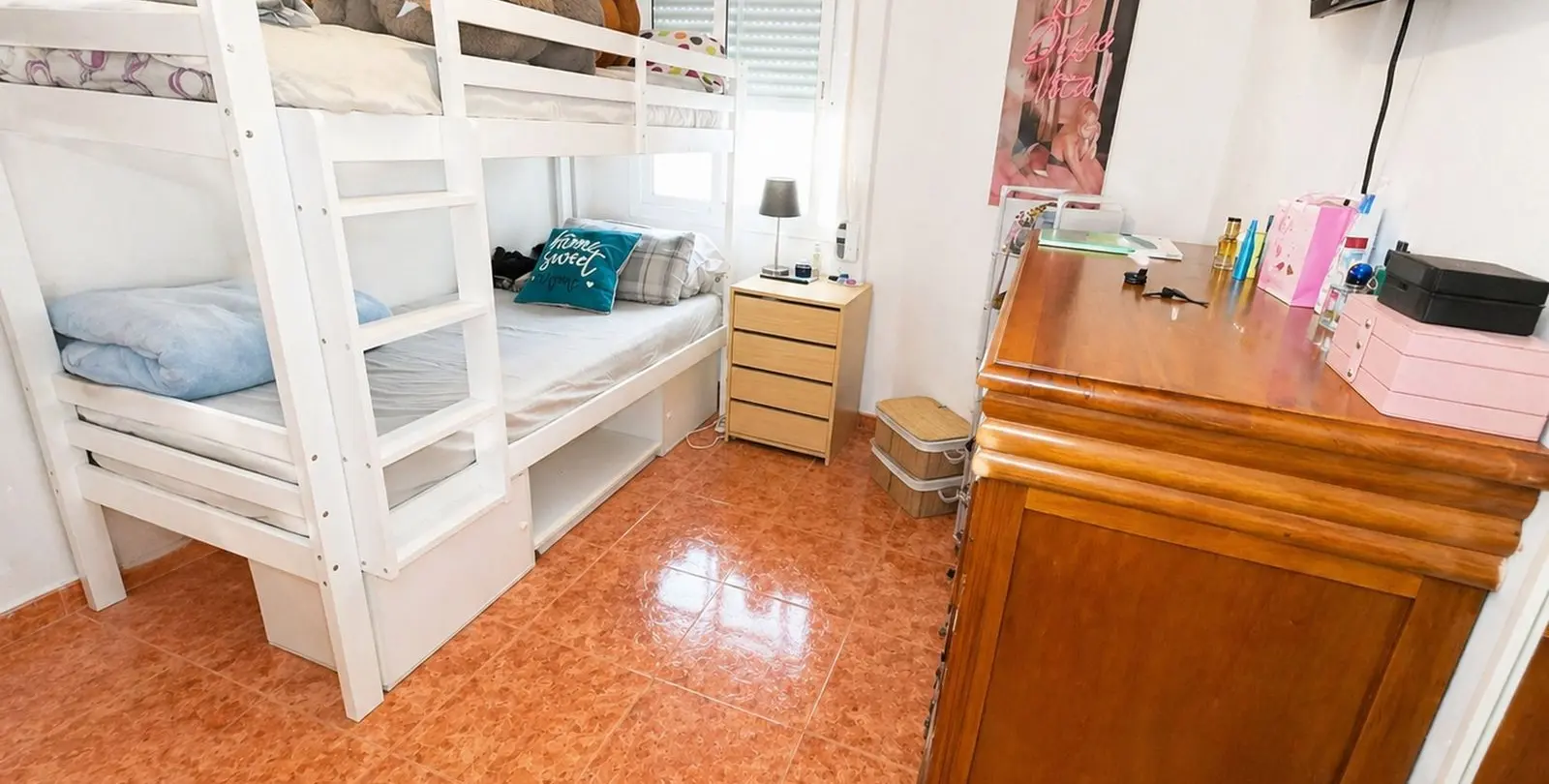 Продажа апартаментов на среднем этаже в Estepona 4