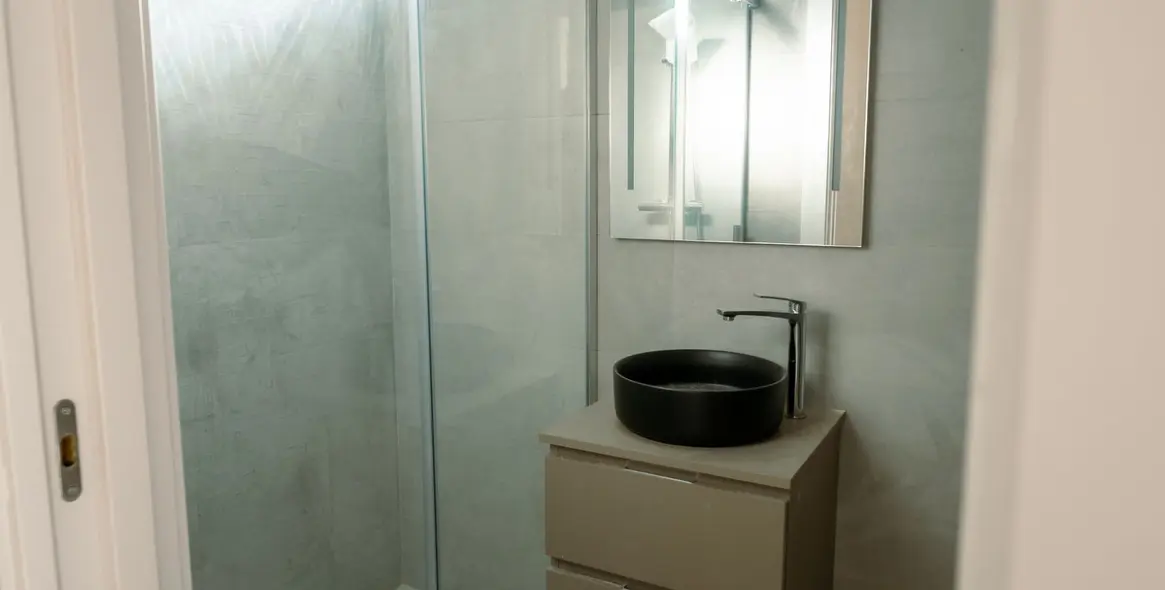 Sale of middle floor apartment in Estepona 16