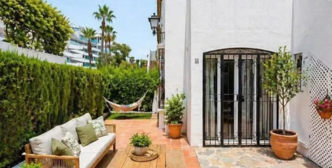 Sale of ground floor apartment in Estepona 5