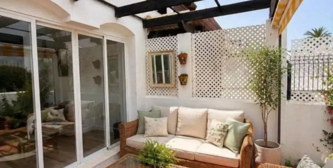 Sale of ground floor apartment in Estepona 6